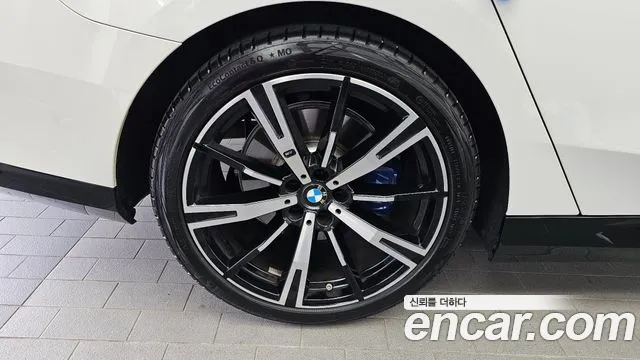 BMW 5-Series 5 серия (G60) 530i xDrive M Sport — Фото автомобиля 5