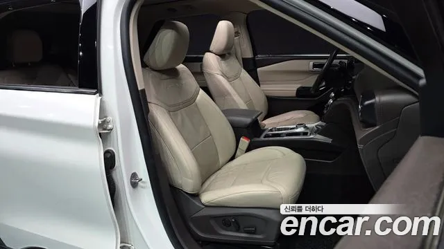 Ford Explorer Explorer 6 поколение 3.0 Platinum 4WD — Фото автомобиля 10