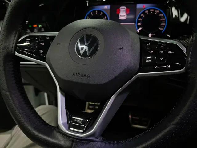 Volkswagen Golf — Фото автомобиля 21
