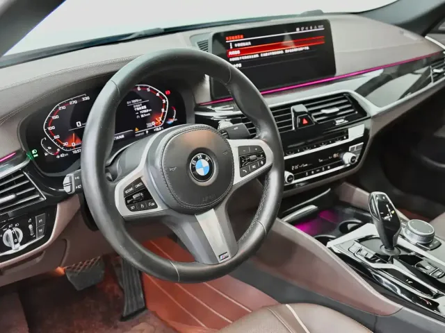 BMW BMW 5 Series 2022 525Li M Sport Package — Фото автомобиля 18