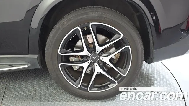 Mercedes-Benz GLE-Class — Фото автомобиля 18