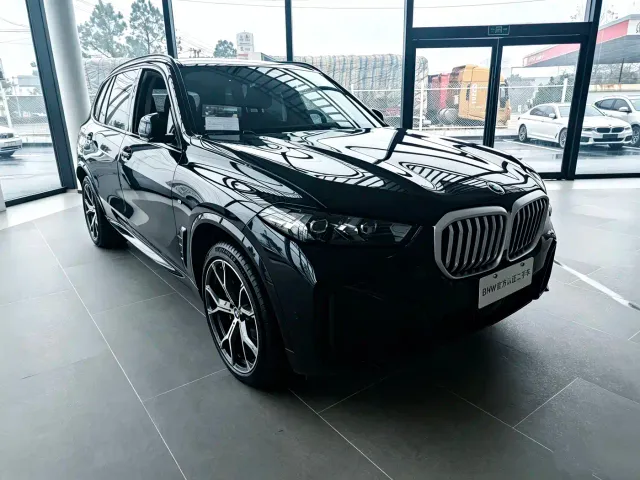 Фотография автомобиля — BMW X5