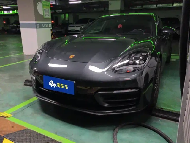 Фотография автомобиля — Porsche Panamera