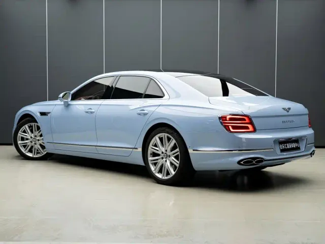 Bentley Flying Spur — Фото автомобиля 5
