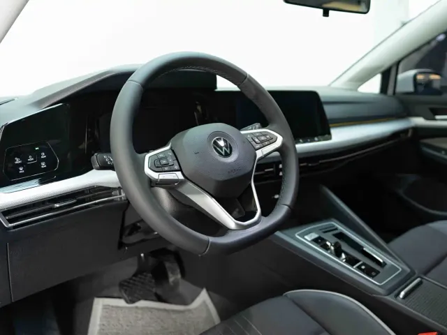 Volkswagen Golf — Фото автомобиля 12