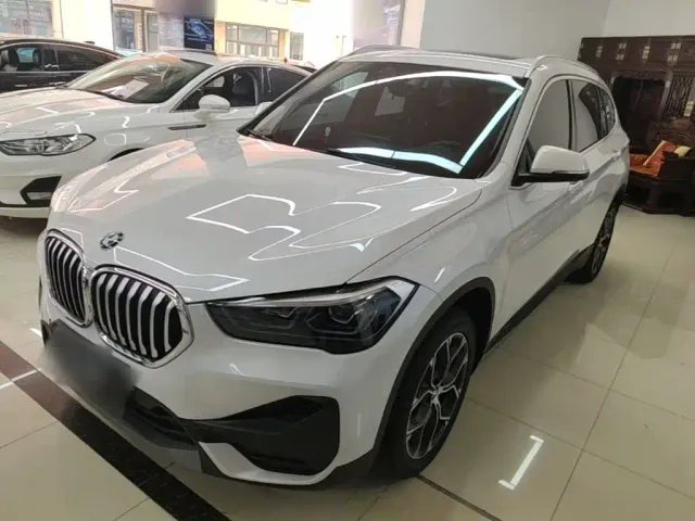 Фотография автомобиля — BMW X1