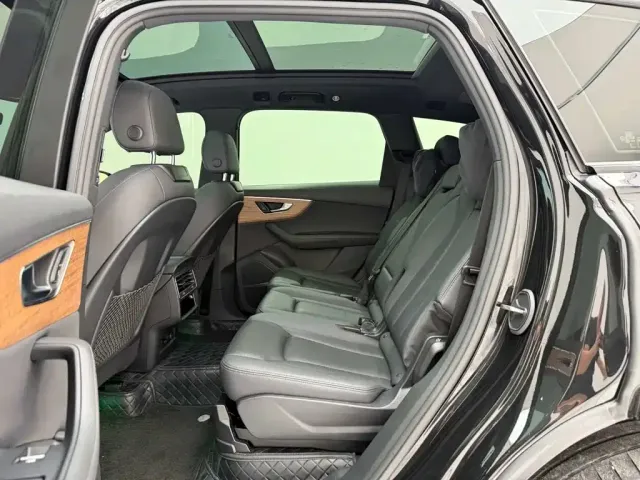 Audi Q7 — Фото автомобиля 16