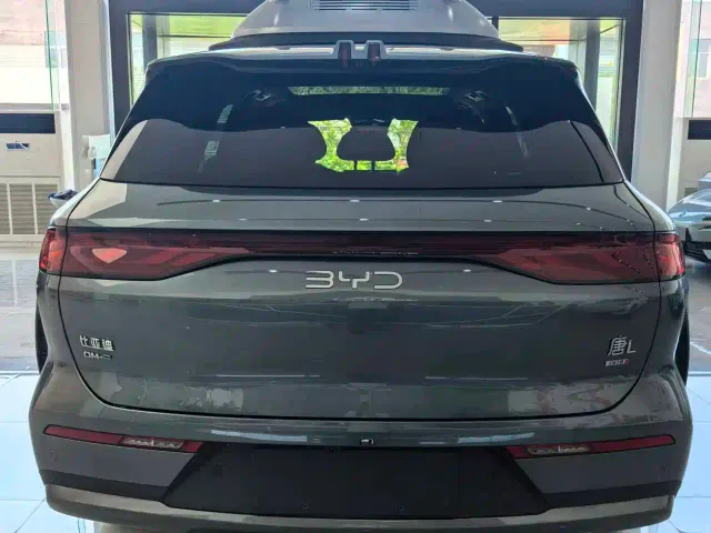 BYD Tang L — Фото автомобиля 10