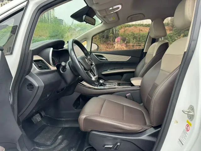 BYD Song MAX — Фото автомобиля 4