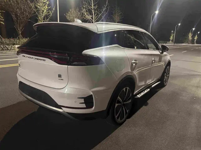 BYD Tang — Фото автомобиля 3