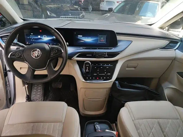 Buick GL8 — Фото автомобиля 2