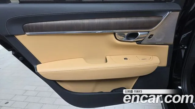 Volvo S90 — Фото автомобиля 14