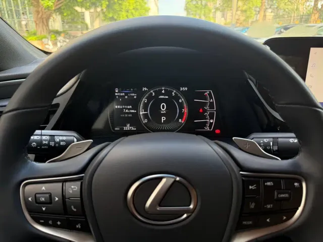 Lexus ES — Фото автомобиля 11