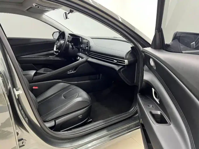 Hyundai Elantra — Фото автомобиля 10