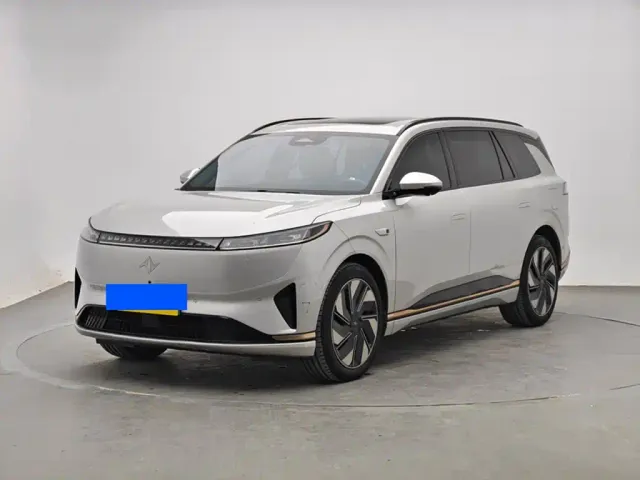 Фотография автомобиля — Dongfeng eπ 008
