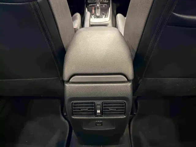 Nissan Tiida — Фото автомобиля 25