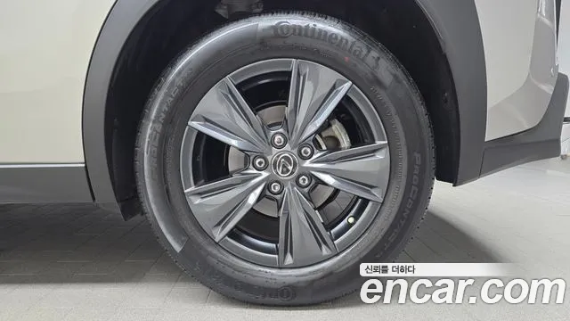Lexus UX — Фото автомобиля 21