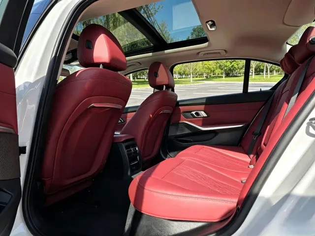 BMW 3 Series — Фото автомобиля 9