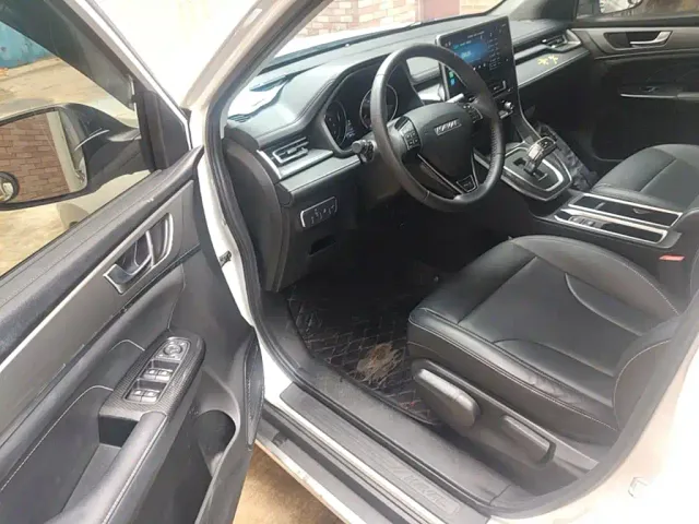 Haval M6 — Фото автомобиля 15