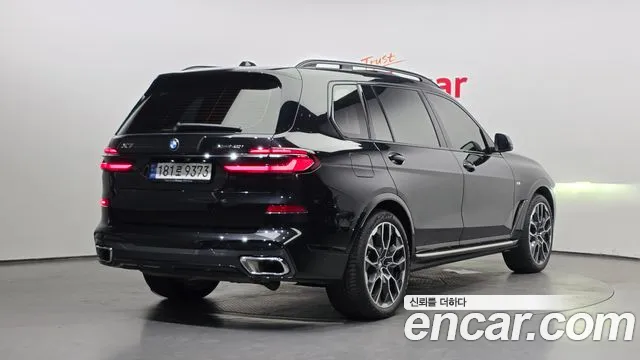BMW X7 — Фото автомобиля 2