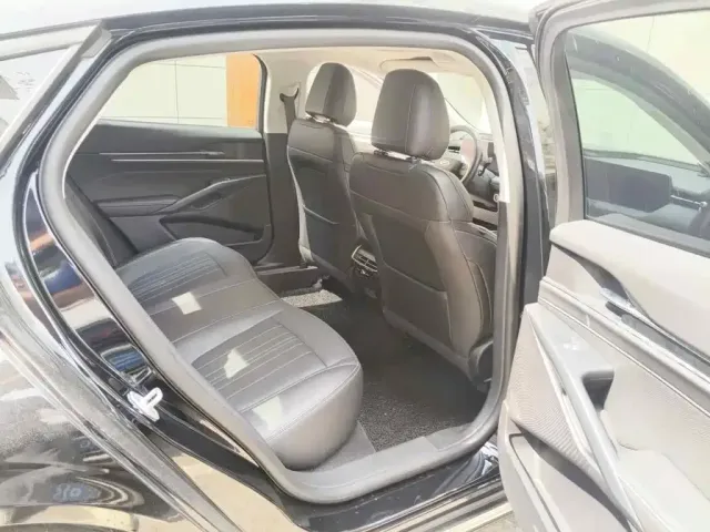 Ford Mondeo 2025 1.5T EcoBoost Luxury — Фото автомобиля 11