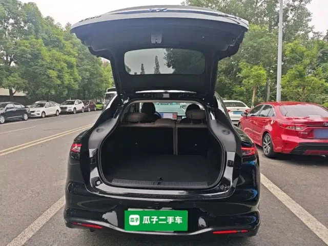 IM Motors LS6 — Фото автомобиля 18