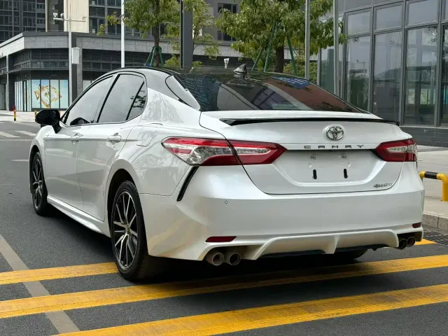 Toyota Camry — Фото автомобиля 6