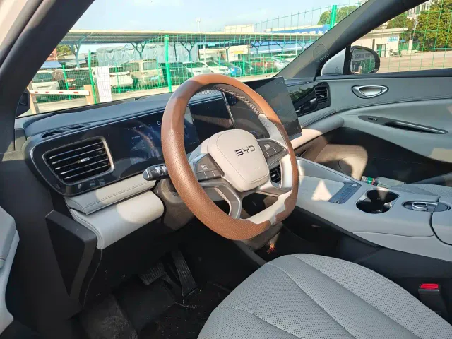 BYD Sealion 06 — Фото автомобиля 9