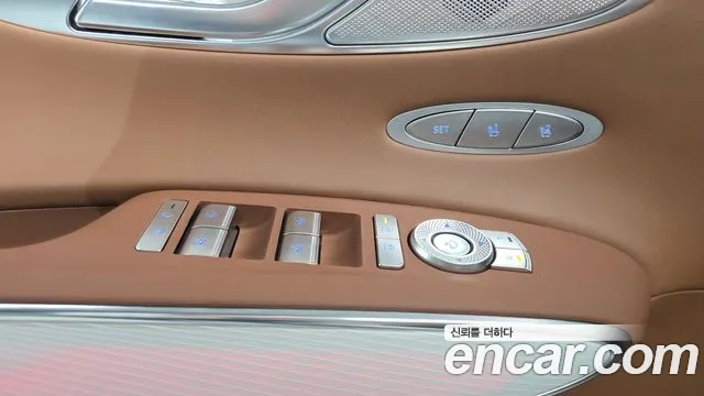 Genesis GV70 — Фото автомобиля 12