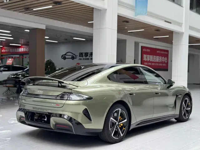 Xiaomi SU7 — Фото автомобиля 5