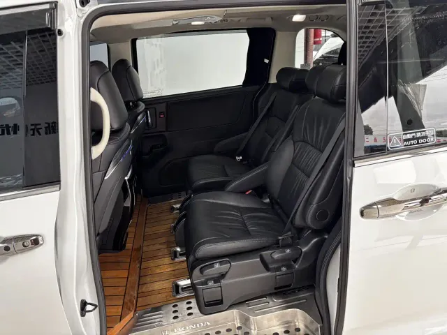 Honda Odyssey — Фото автомобиля 22
