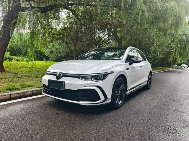 Фотография автомобиля — Volkswagen Golf