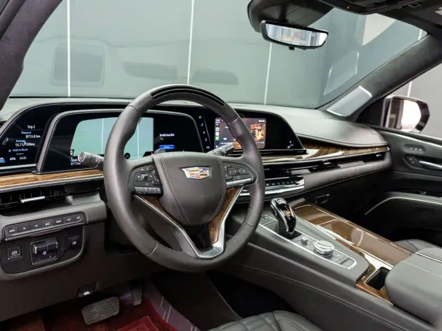 Cadillac Escalade — Фото автомобиля 13