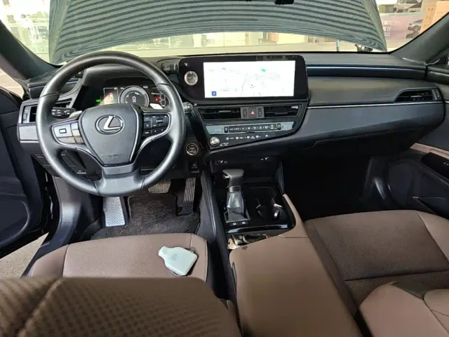 Lexus ES — Фото автомобиля 9