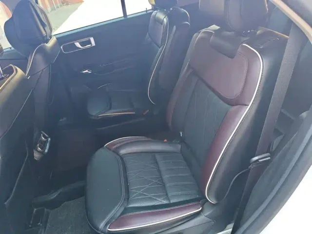 Ford Explorer — Фото автомобиля 14