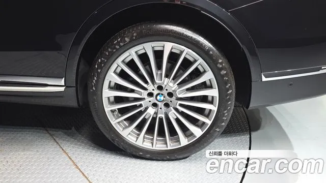 BMW X7 — Фото автомобиля 13