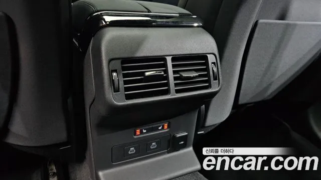 Land Rover Range Rover Velar — Фото автомобиля 25