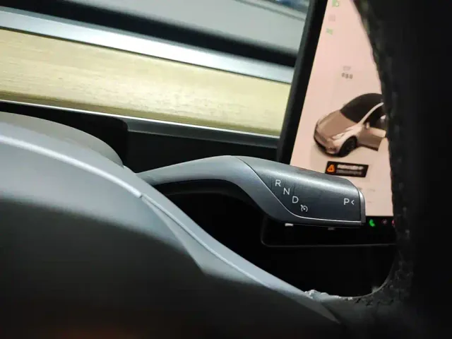 Tesla Model Y — Фото автомобиля 13
