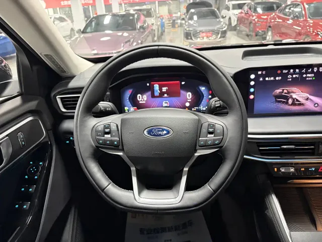 Ford Explorer — Фото автомобиля 6
