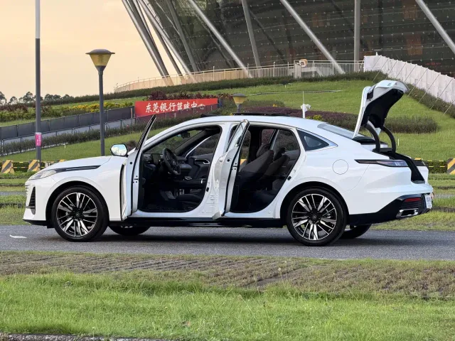 Changan Eado — Фото автомобиля 25