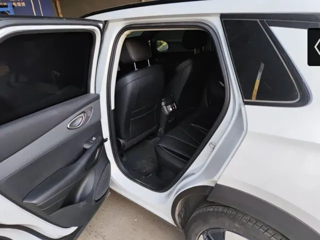 BYD Sealion 05 EV — Фото автомобиля 3