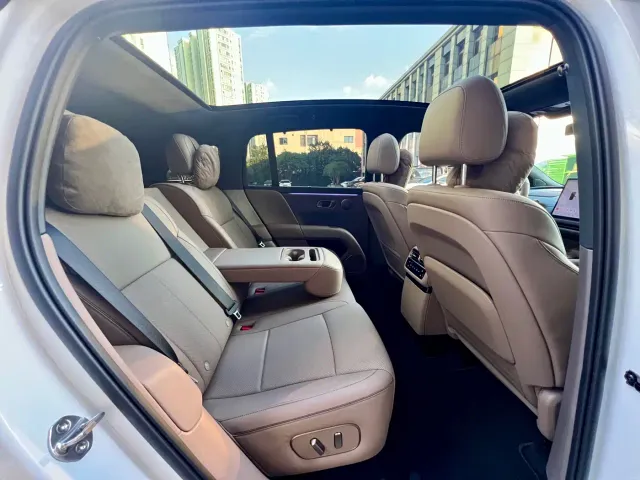 Li Auto i6 — Фото автомобиля 22