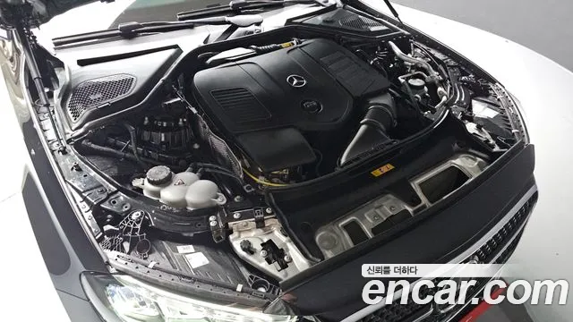 Mercedes-Benz E-Class — Фото автомобиля 5