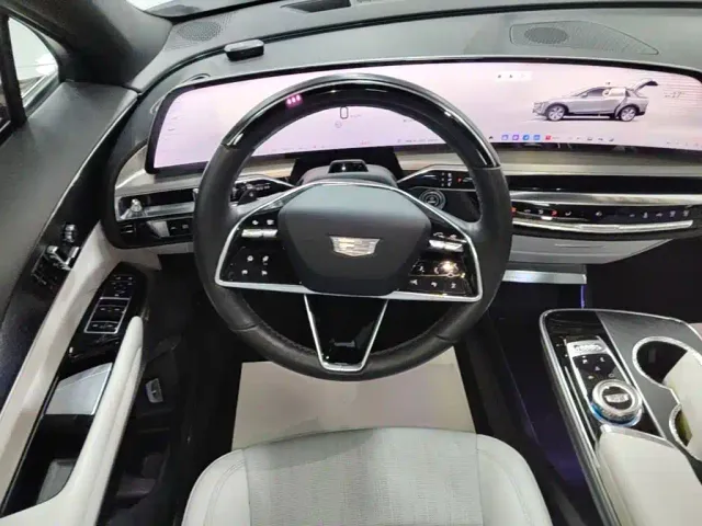 Cadillac Lyriq — Фото автомобиля 10