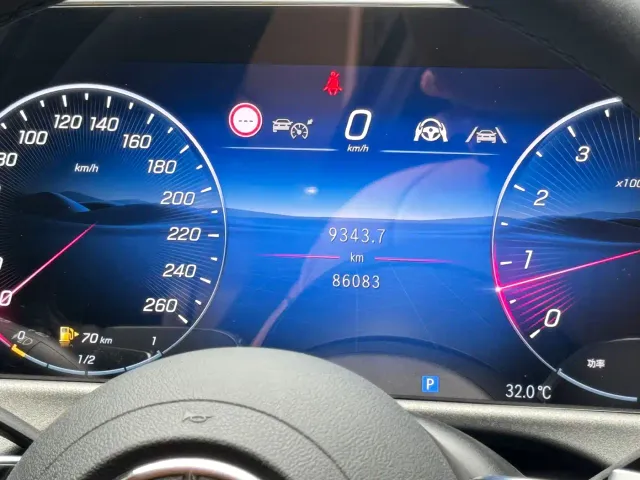 Mercedes-Benz E-Class — Фото автомобиля 7
