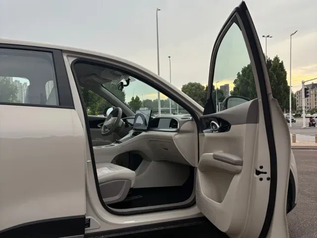 Geely Starry Wish — Фото автомобиля 6