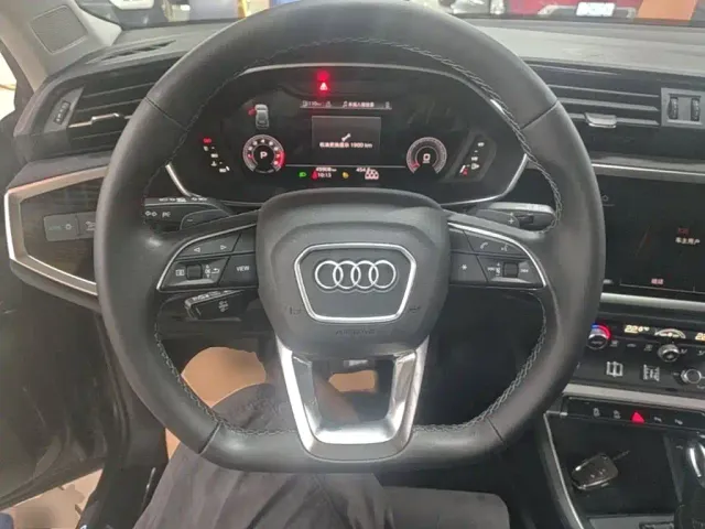 Audi Q3 — Фото автомобиля 6