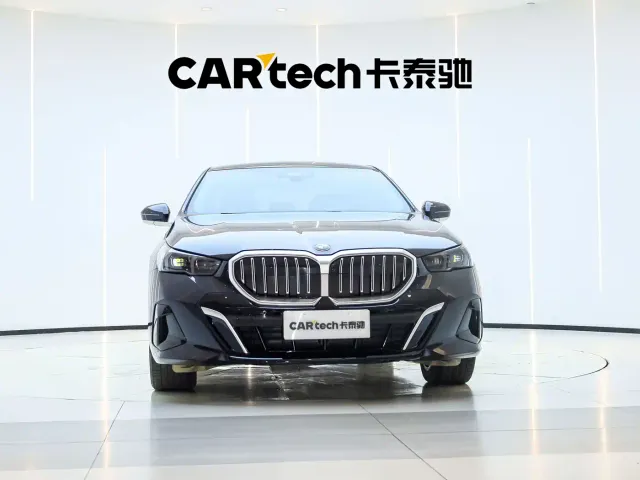 BMW 5 Series — Фото автомобиля 2