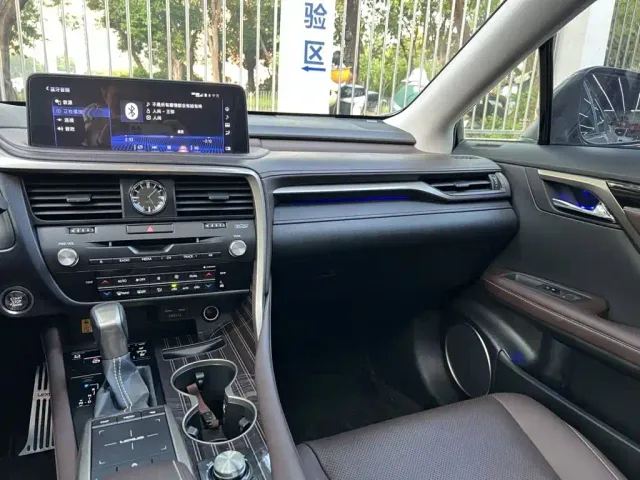 Lexus RX — Фото автомобиля 11