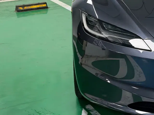 Tesla Model 3 — Фото автомобиля 4